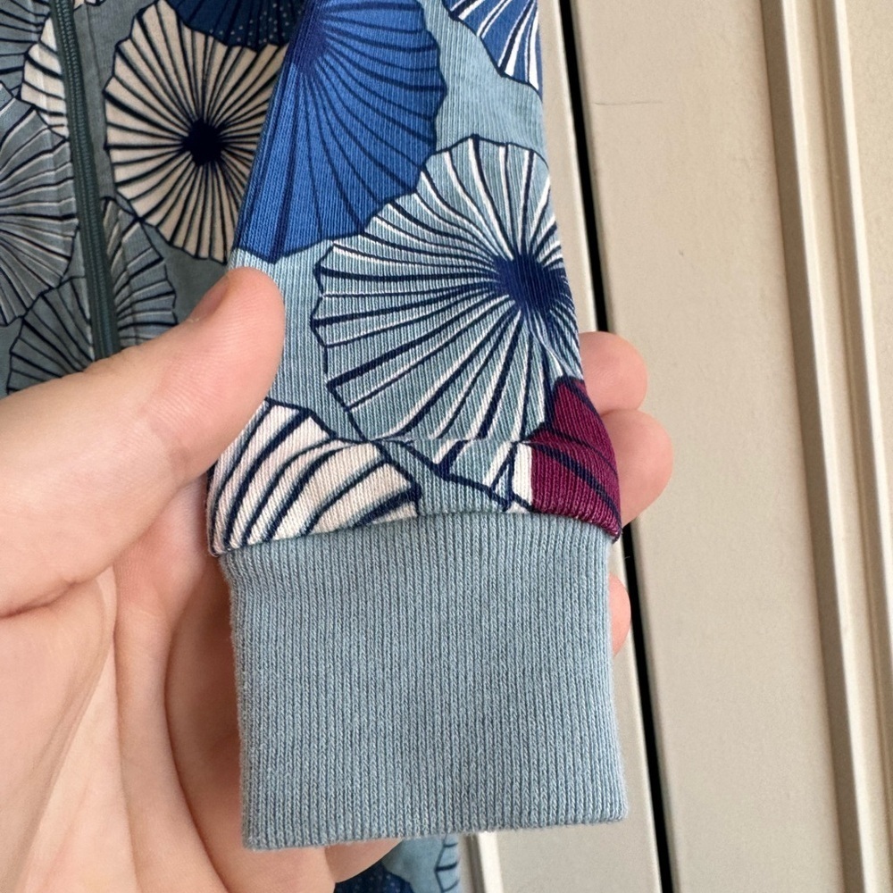 Tea 1 Piece Zip Up Footie With NonSlip Grips! - Picture 4 of 7